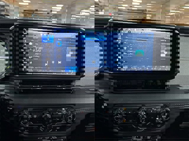 Used 2024 Jeep Wrangler Unlimited Sahara image 8