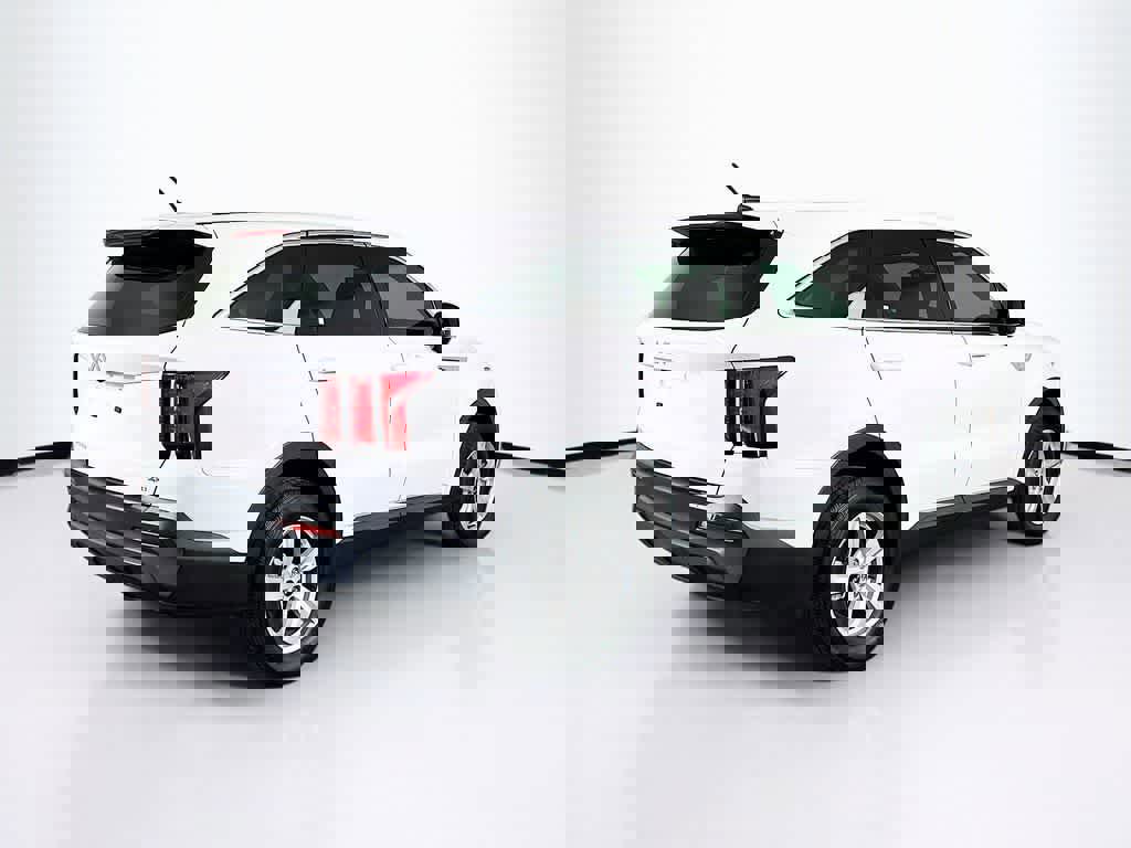 Used 2023 Kia Sorento LX image 5