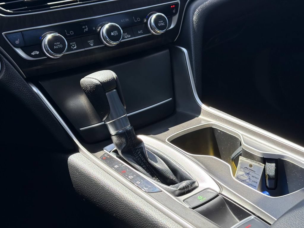 Used 2018 Honda Accord EX image 16