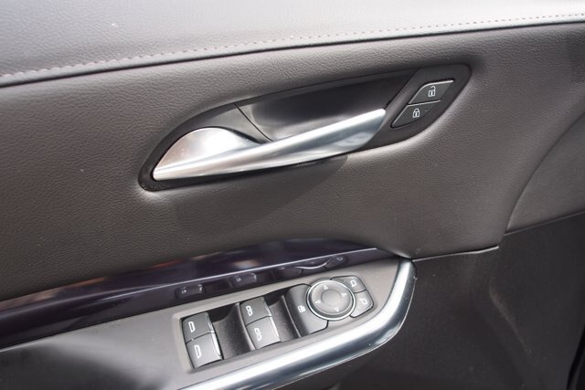Used 2023 Cadillac XT4 Luxury w/ Cold Weather Package FWD image 19