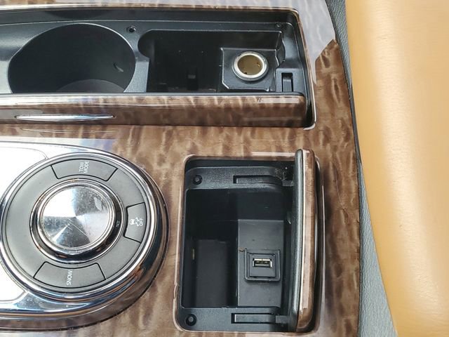 Used 2017 Nissan Armada Platinum w/ Interior Lighting Package image 31