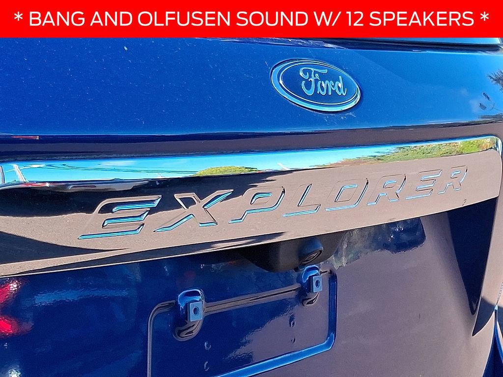 Certified 2022 Ford Explorer Limited w/ Equipment Group 301A image 33