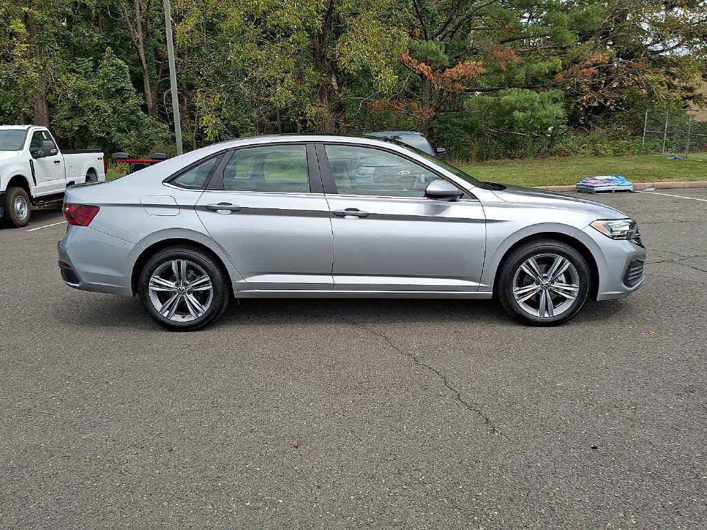 Used 2023 Volkswagen Jetta SE FWD image 10