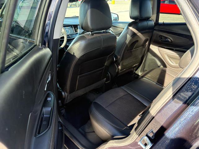 Used 2021 Buick Encore Preferred image 22