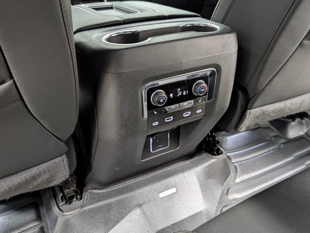 Used 2024 Chevrolet Suburban Premier AWD/4WD image 17