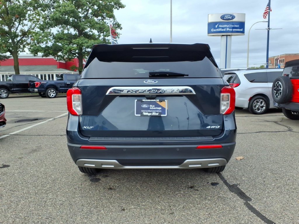 Certified 2023 Ford Explorer XLT w/ Equipment Group 202A AWD/4WD image 8