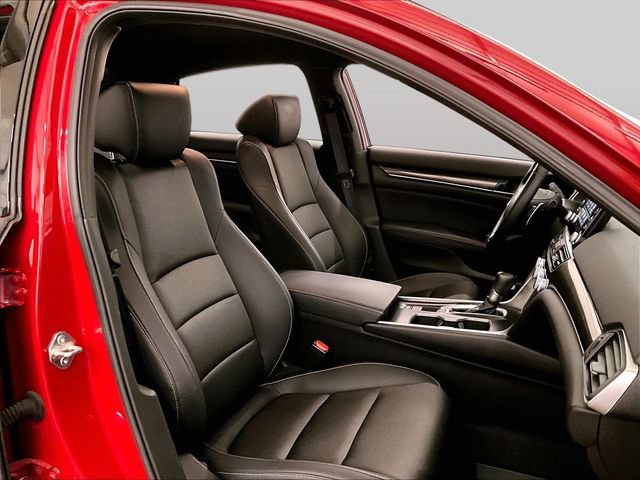 Used 2018 Honda Accord Sport image 7