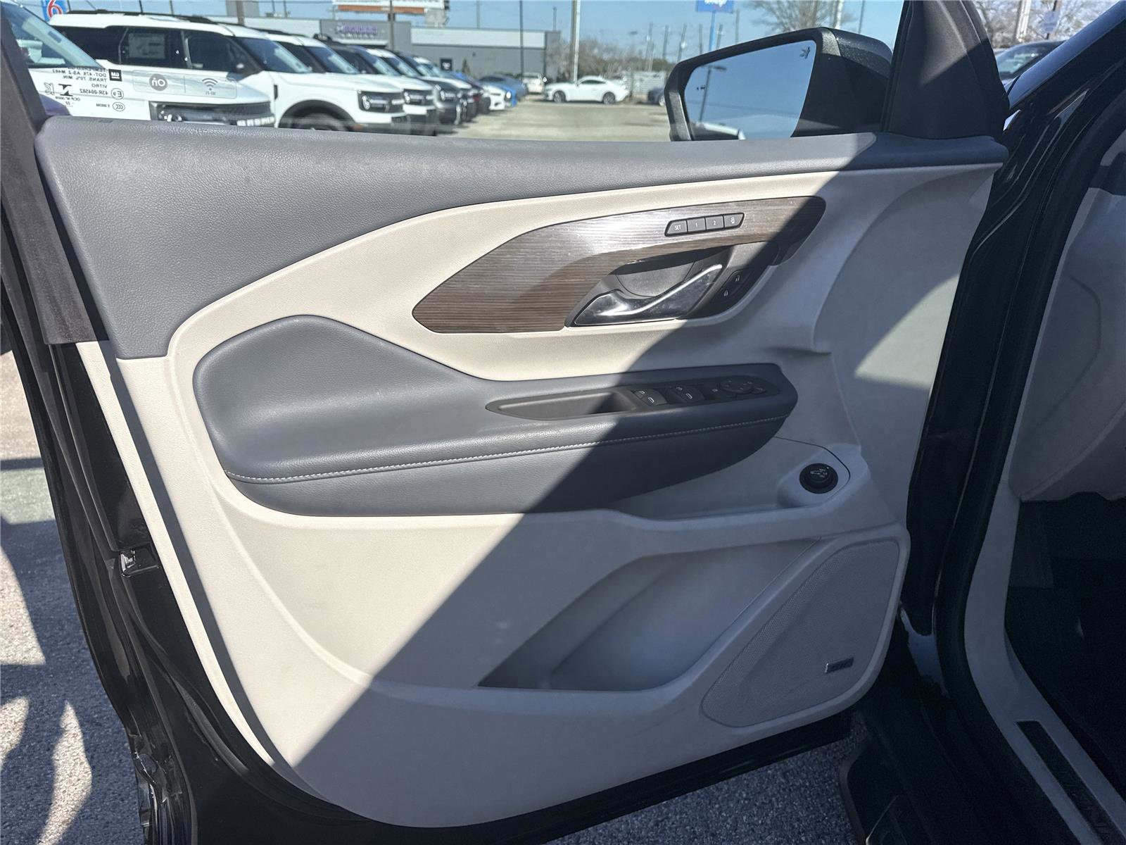 Used 2022 GMC Terrain Denali w/ Black Diamond Edition image 25