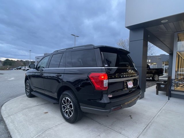 Certified 2024 Ford Expedition XLT image 3