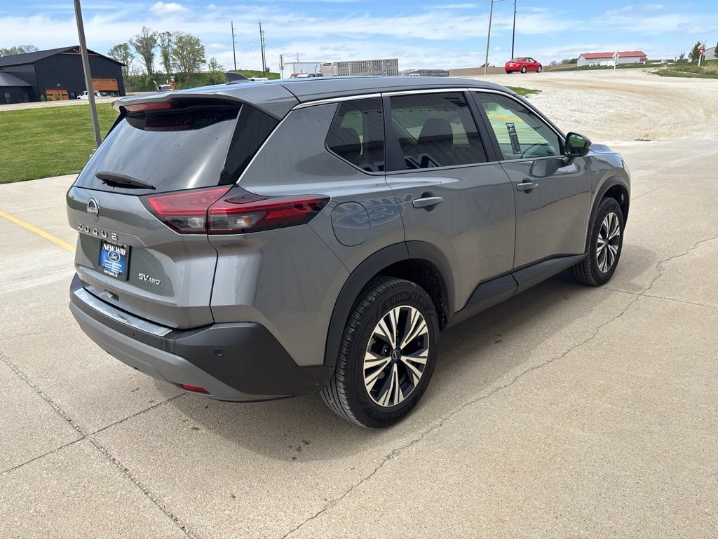 Used 2022 Nissan Rogue SV AWD/4WD image 4