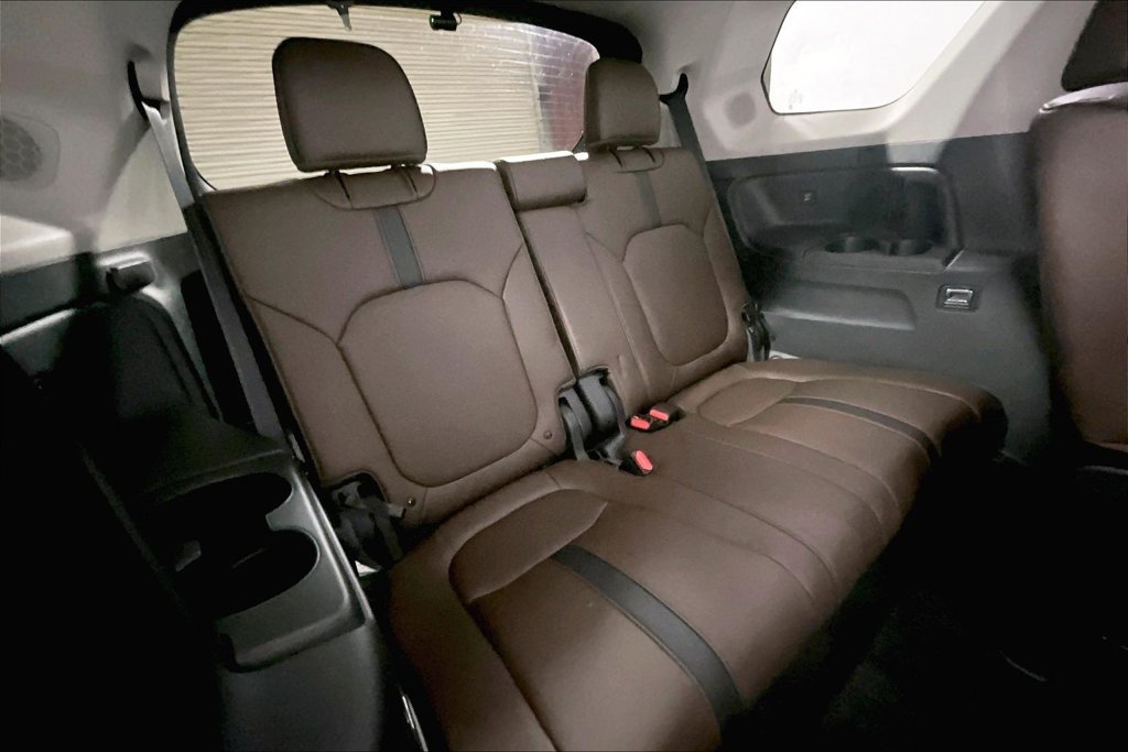 Used 2025 Honda Pilot Elite image 23