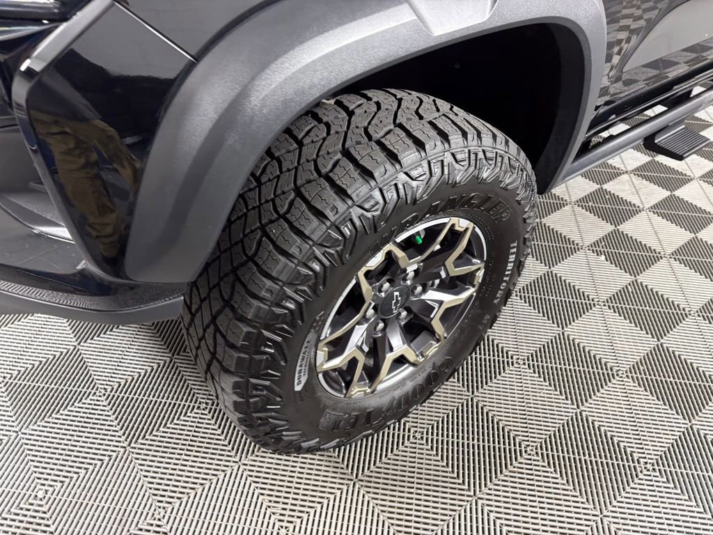 Used 2024 Chevrolet Colorado ZR2 w/ Technology Package image 10