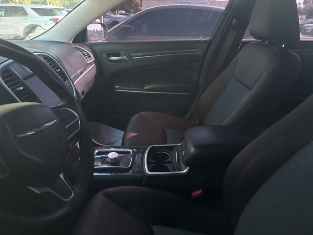 Used 2022 Chrysler 300 Touring w/ Sport Appearance Package RWD image 6