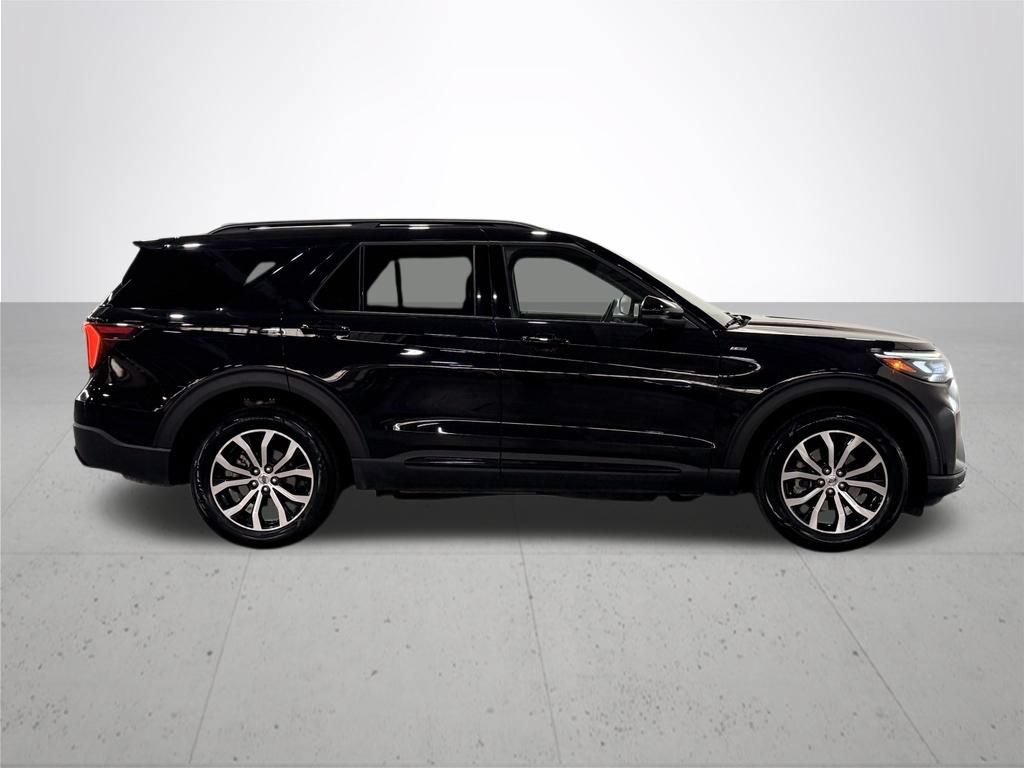 Certified 2025 Ford Explorer ST-Line AWD/4WD image 10