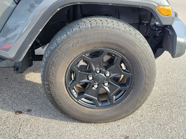 Used 2022 Jeep Gladiator Sport image 8