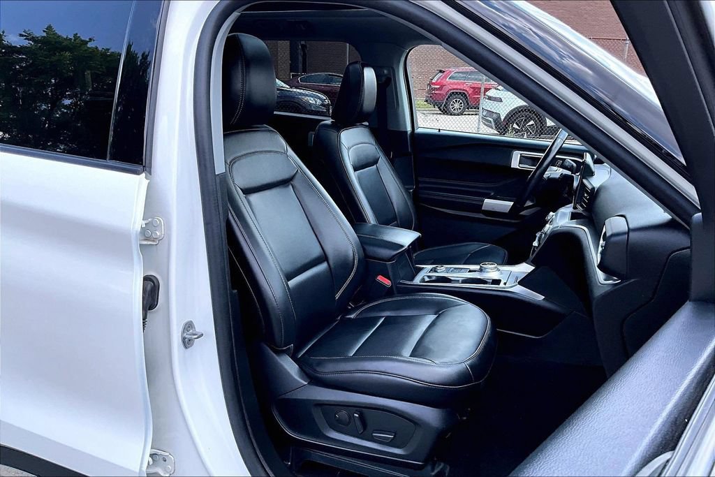 Certified 2023 Ford Explorer XLT AWD/4WD image 7