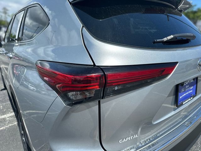 Used 2022 Toyota Highlander XLE FWD image 29