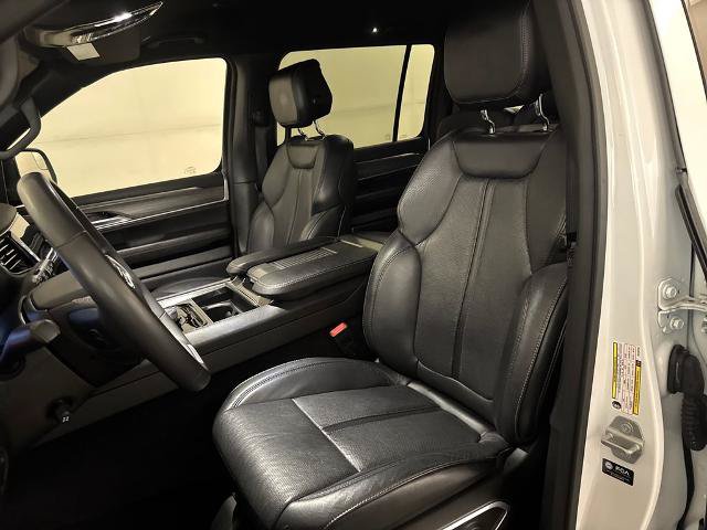 Used 2024 Jeep Wagoneer Series II w/ Flexible Seating Group RWD image 17
