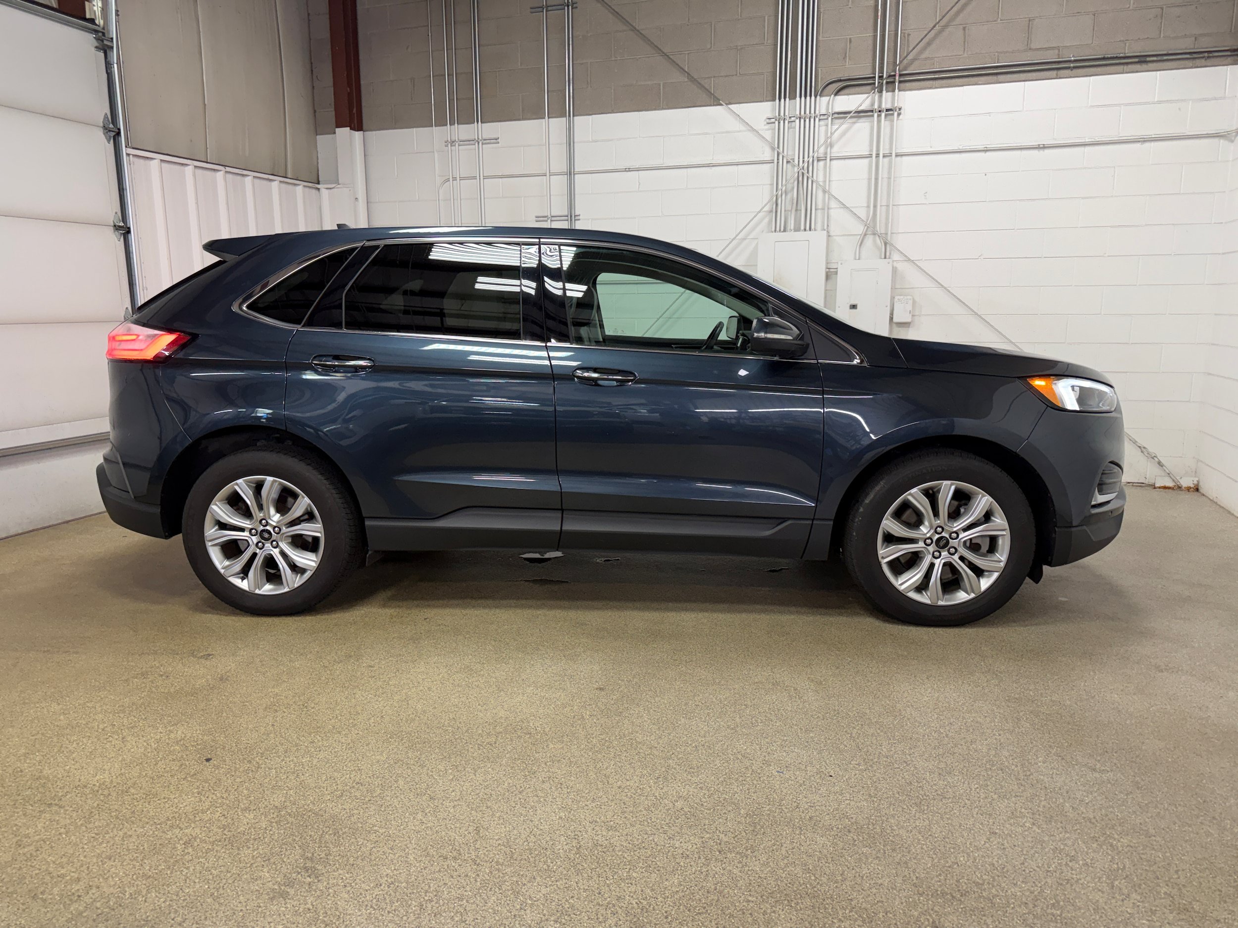 Certified 2024 Ford Edge Titanium AWD/4WD image 7