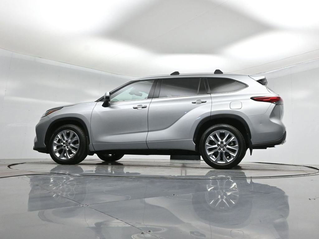 Used 2022 Toyota Highlander Limited image 25