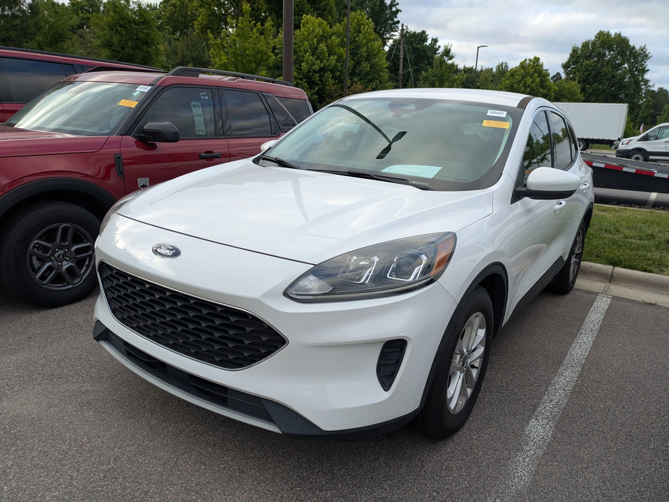 Certified 2021 Ford Escape SE w/ Convenience Package FWD image 3