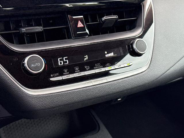 Used 2025 Toyota Corolla LE FWD image 20