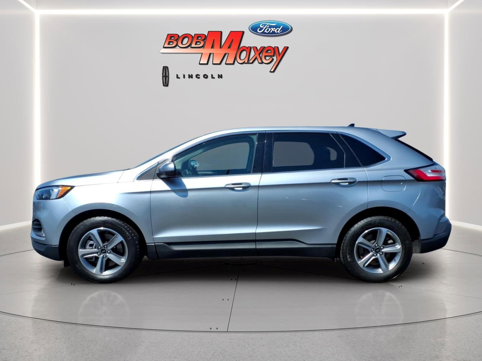 Certified 2023 Ford Edge SEL w/ Convenience Package AWD/4WD image 4