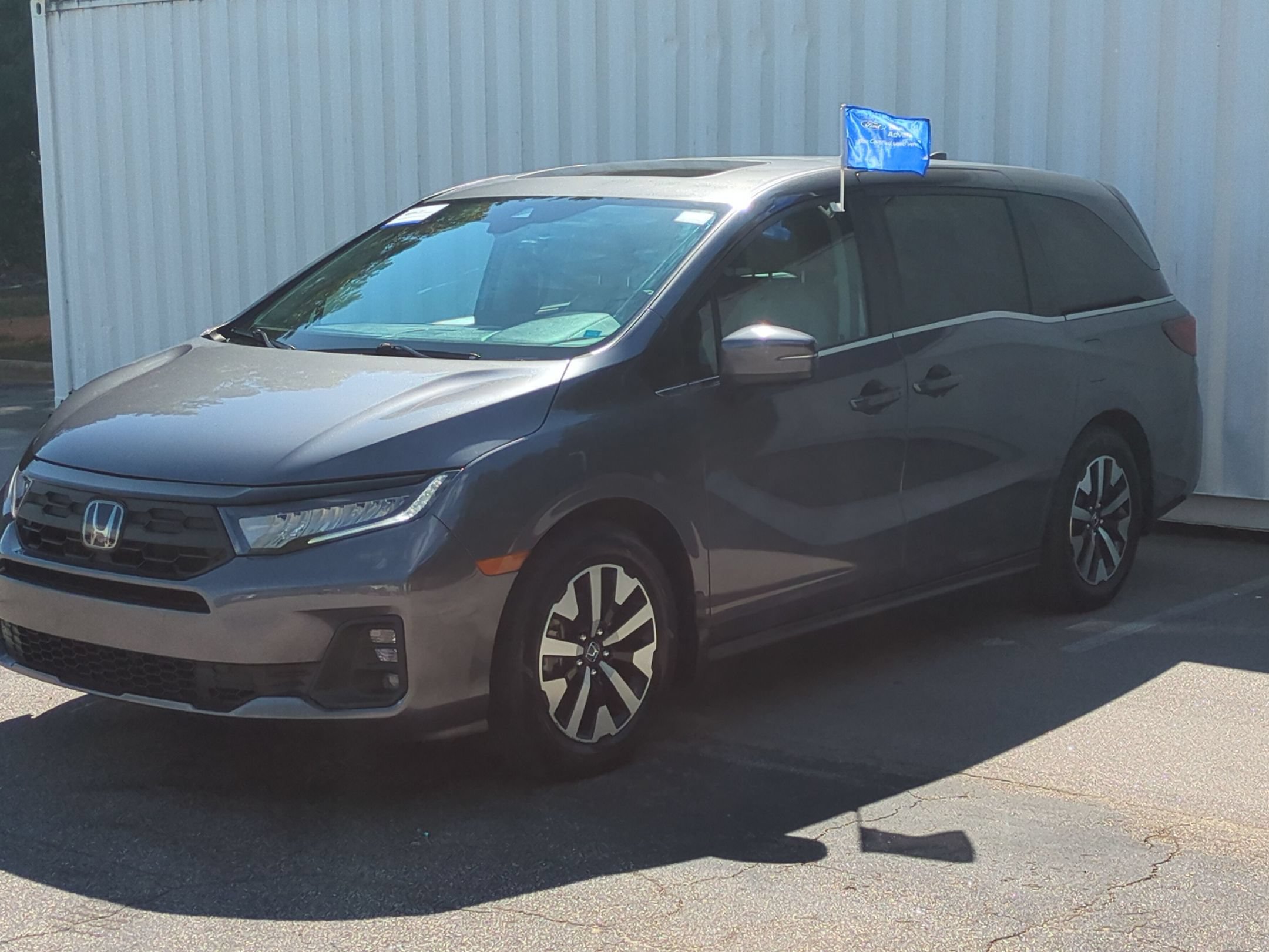 Used 2025 Honda Odyssey EX-L image 6