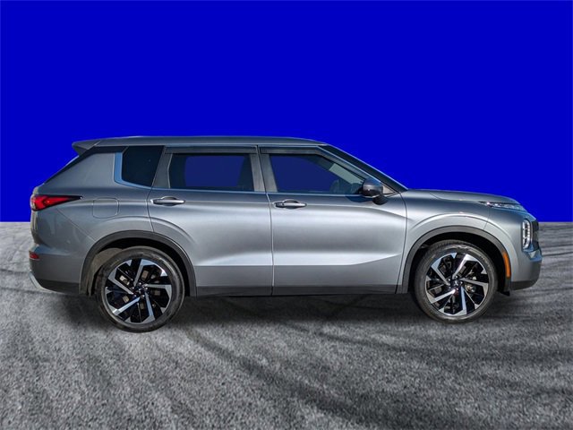 Used 2024 Mitsubishi Outlander SE image 6
