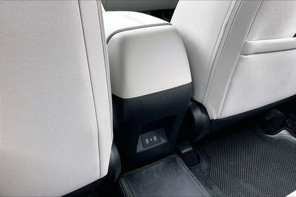 Used 2025 Hyundai Tucson SE FWD image 33