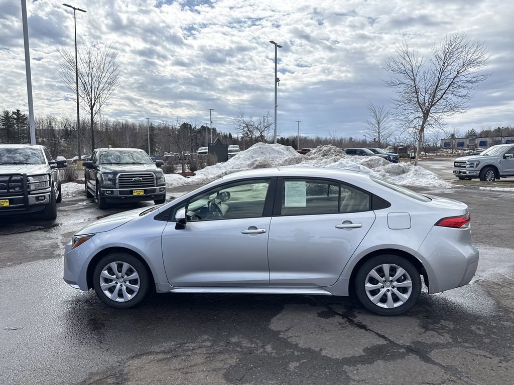 Used 2022 Toyota Corolla LE FWD image 6