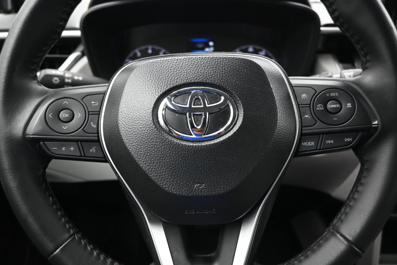 Used 2025 Toyota Corolla Cross LE FWD image 29