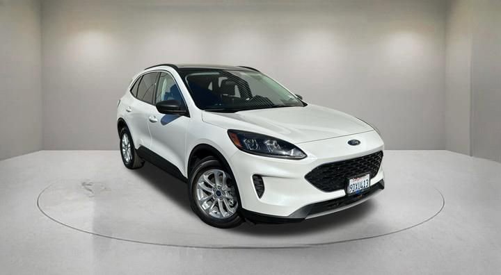 Certified 2022 Ford Escape SE