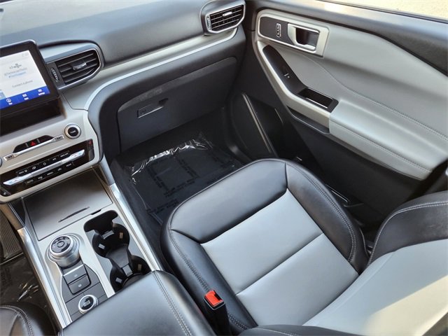 Certified 2022 Ford Explorer XLT w/ Equipment Group 202A image 15