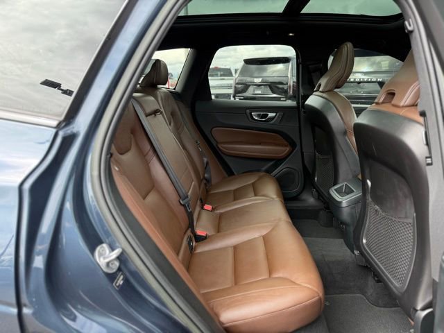 Used 2023 Volvo XC60 B5 Plus AWD/4WD image 23