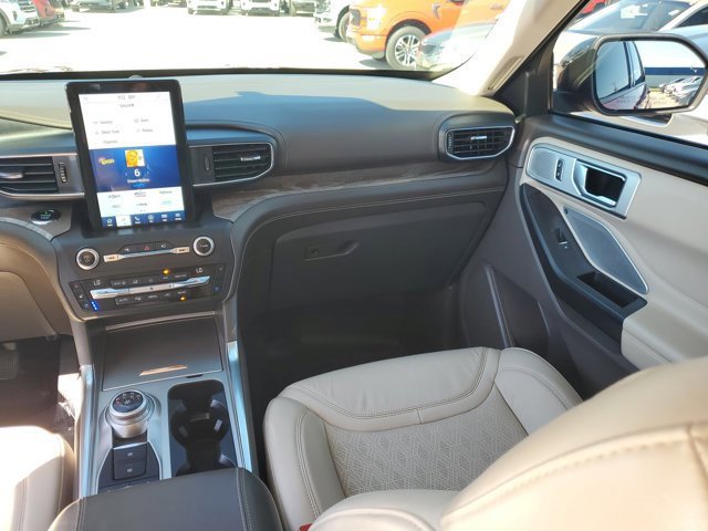 Certified 2020 Ford Explorer Platinum w/ Premium Technology Package image 23