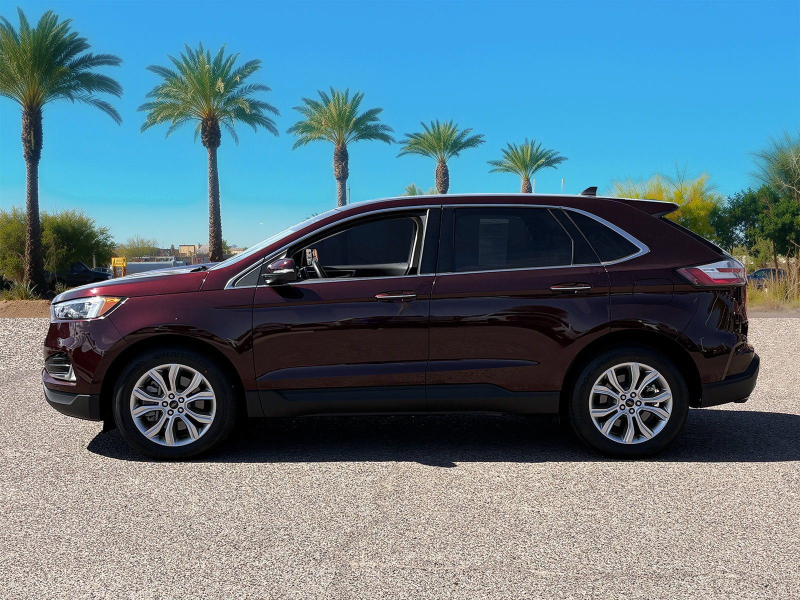 Certified 2024 Ford Edge Titanium AWD/4WD image 2