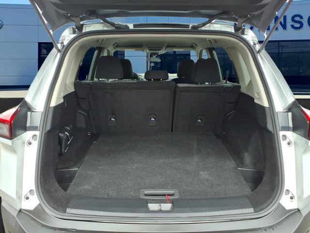 Used 2023 Nissan Rogue SV AWD/4WD image 15