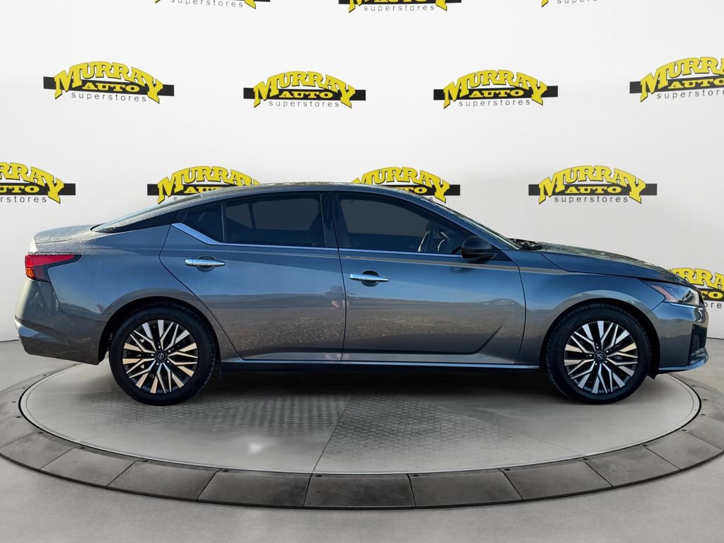 Used 2024 Nissan Altima 2.5 SV image 7