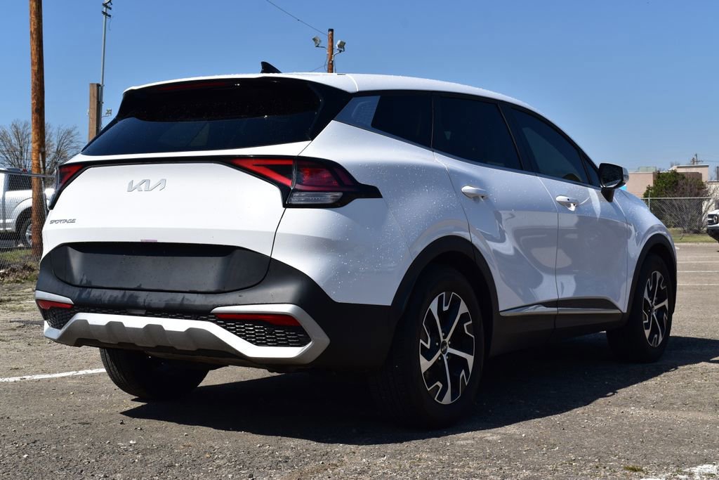 Used 2024 Kia Sportage EX image 4