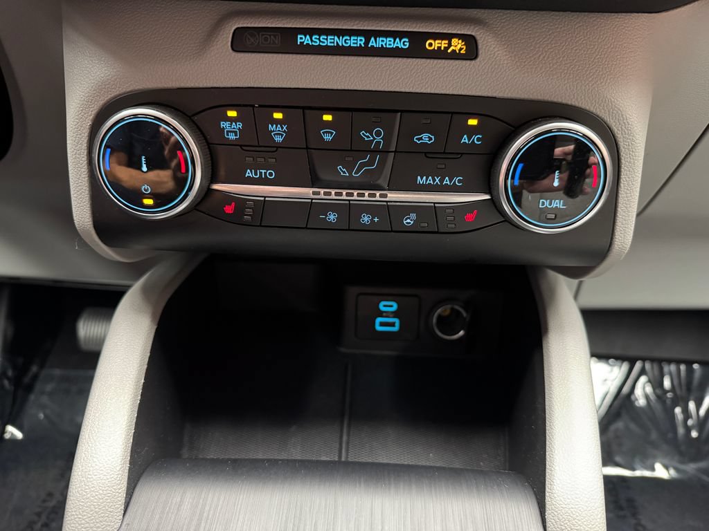 Certified 2023 Ford Escape Active AWD/4WD image 21
