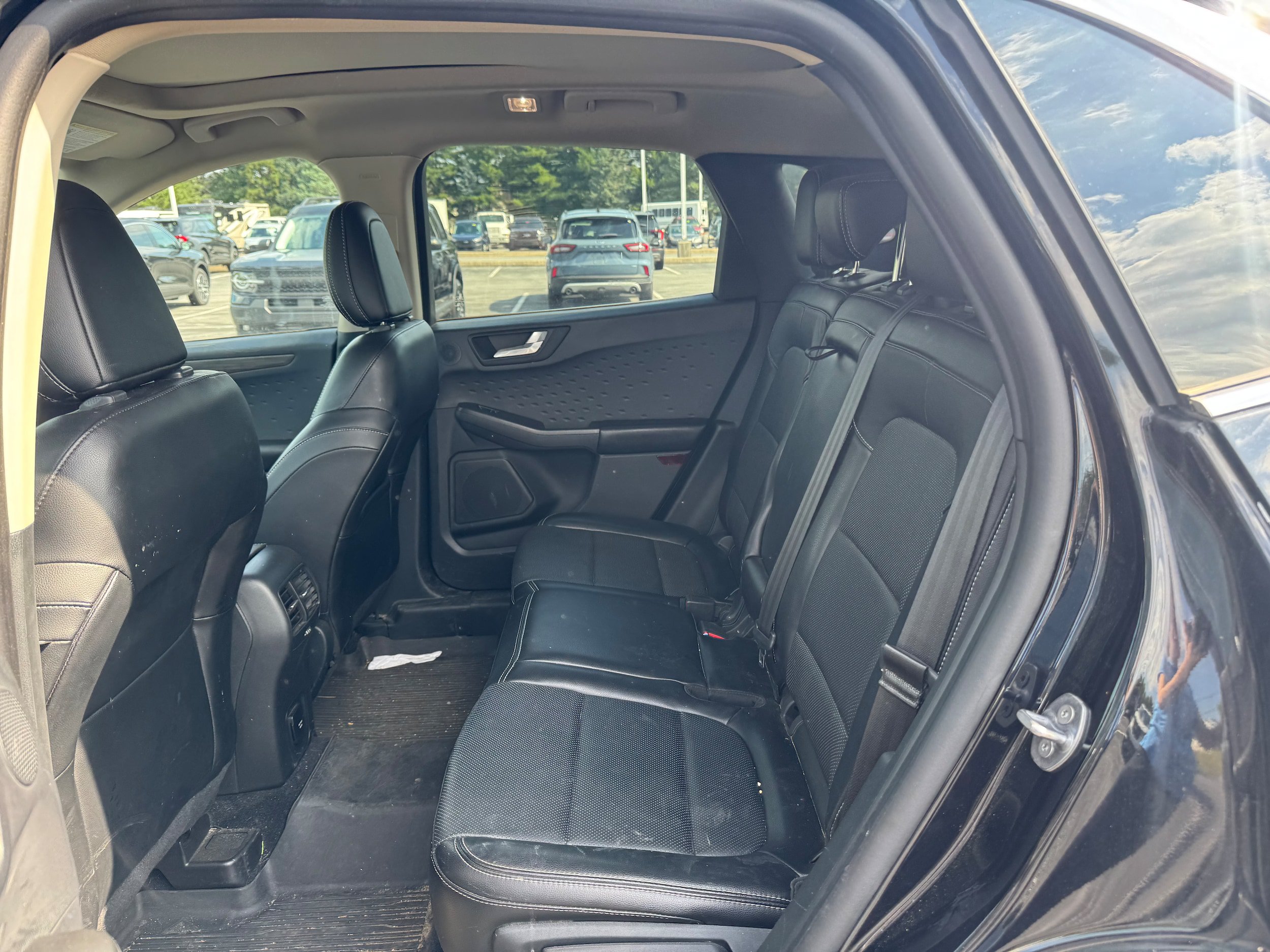 Certified 2020 Ford Escape Titanium w/ Titanium Premium Package 2.0 AWD/4WD image 10