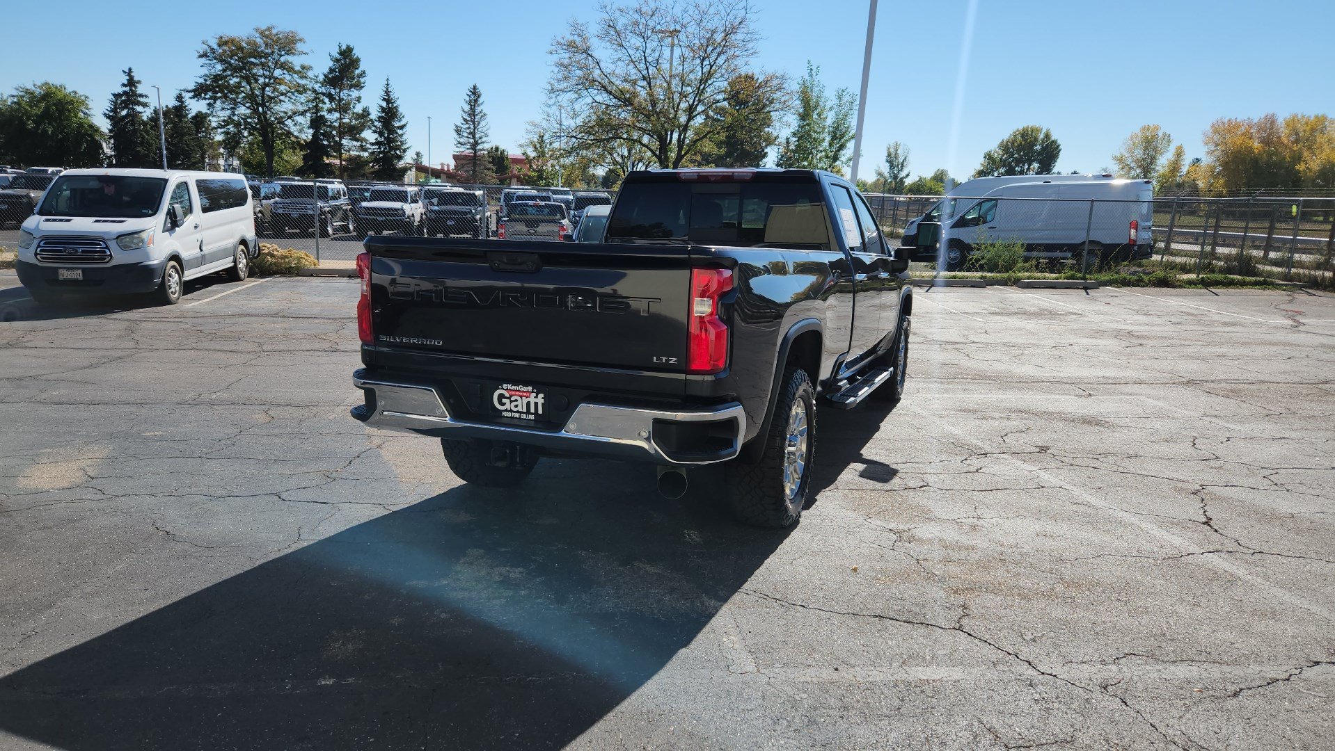 Used 2024 Chevrolet Silverado 2500 LTZ w/ LTZ Convenience Package AWD/4WD image 10