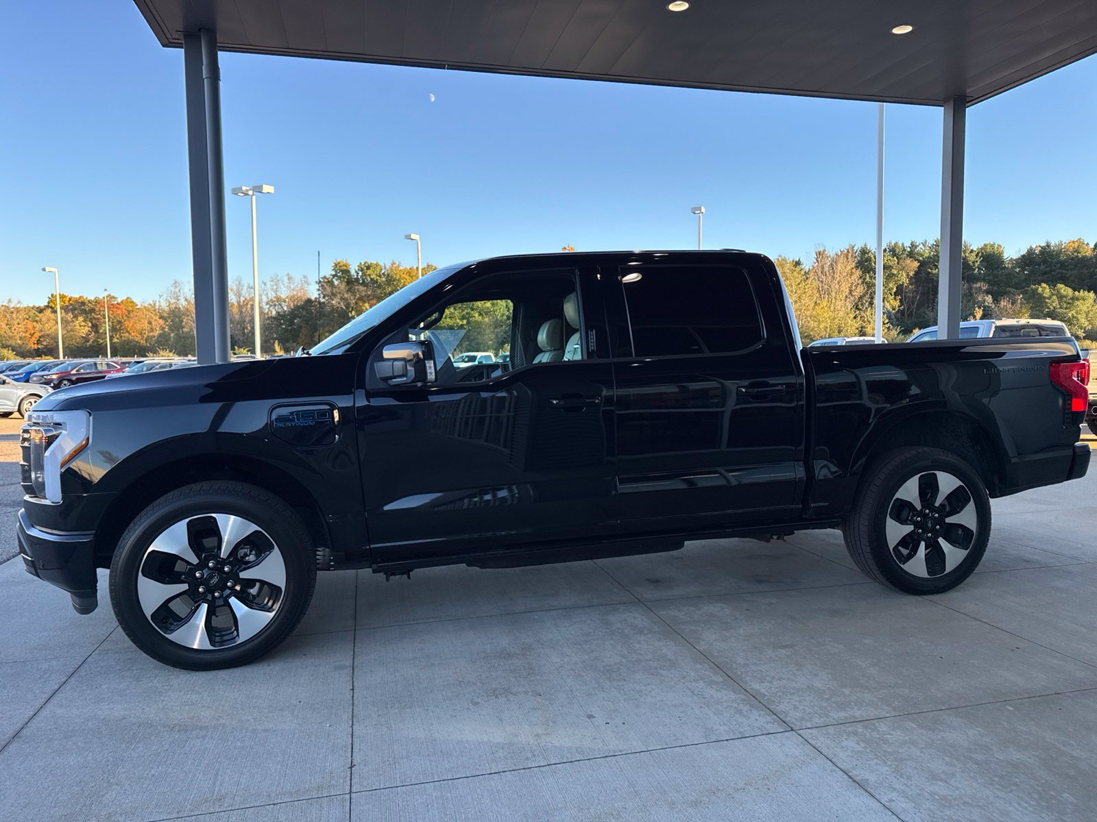 Certified 2024 Ford F150 Lightning Platinum AWD/4WD image 3