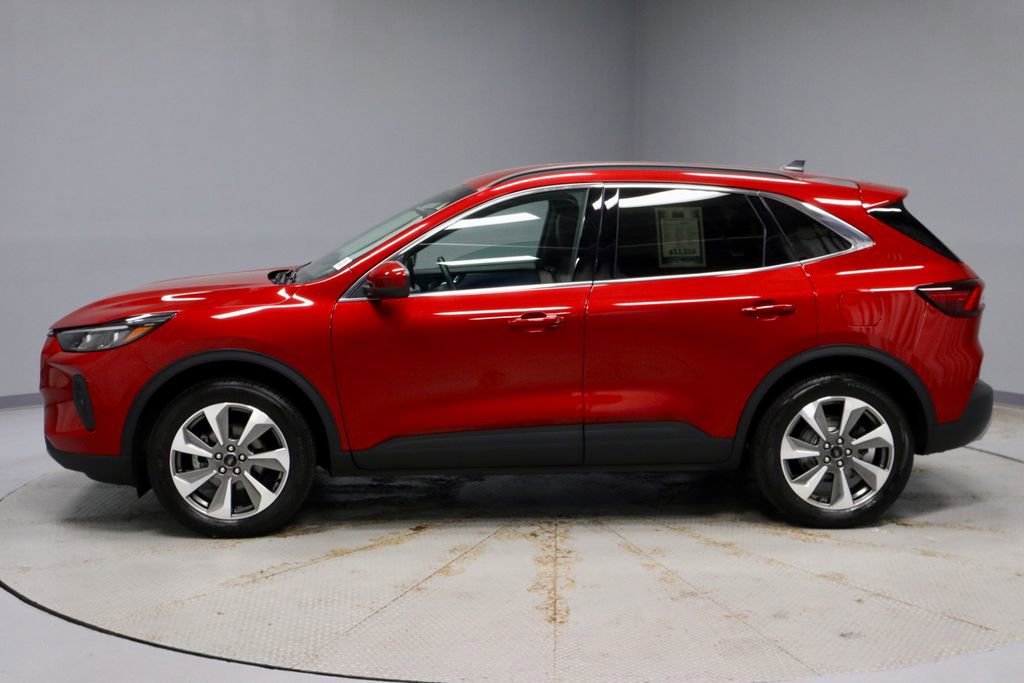 Certified 2025 Ford Escape Platinum w/ Class II Trailer Tow Package AWD/4WD image 10