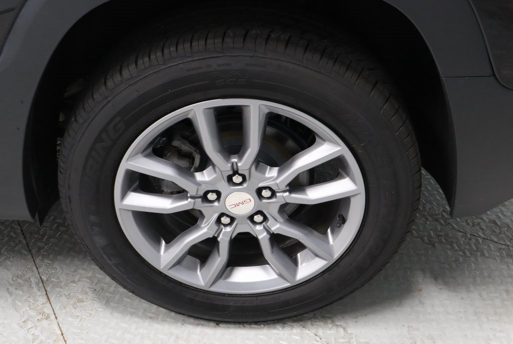 Used 2022 GMC Terrain SLT w/ LPO, Floor Liner Package image 18