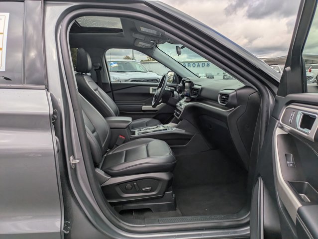 Certified 2022 Ford Explorer XLT w/ Equipment Group 202A image 36