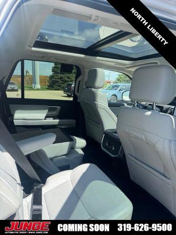 Certified 2025 Ford Expedition Platinum w/ Driver's Package AWD/4WD image 3