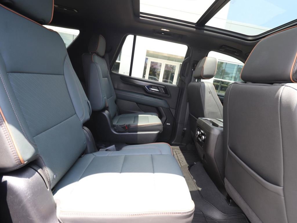 Used 2025 GMC Yukon AT4 AWD/4WD image 24