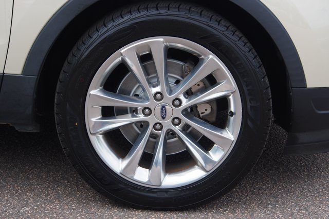 Certified 2018 Ford Explorer XLT w/ Equipment Group 202A FWD image 9